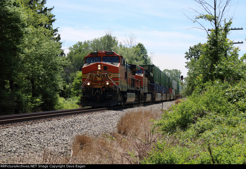 BNSF 4552